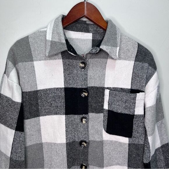 Black & White Buffalo Plaid Shacket Size S - Picture 5 of 16